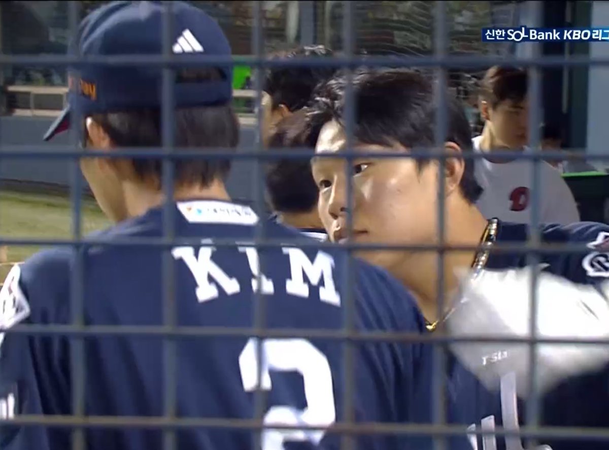 .                                   민석아오랜만에
                                    홈런치니까어때

    형말해뭐해요
나지금ㅈㄴ멋져보여요