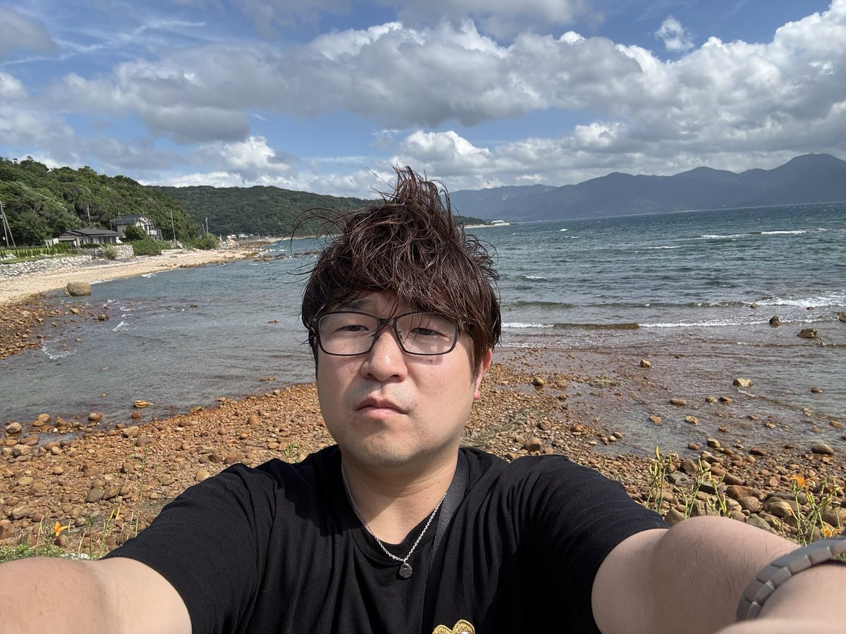 教えていただいたラーメン屋2件行っちゃいました！笑
個人的にはshinshinが美味しかった😊
からの糸島で塩プリン食べて満足👏
海も綺麗でした〜ボンバーヘアーですが。笑

明日は佐賀県へ向かいます〜🏓💪

#卓球
#個人レッスン 
#講習会
#福岡県