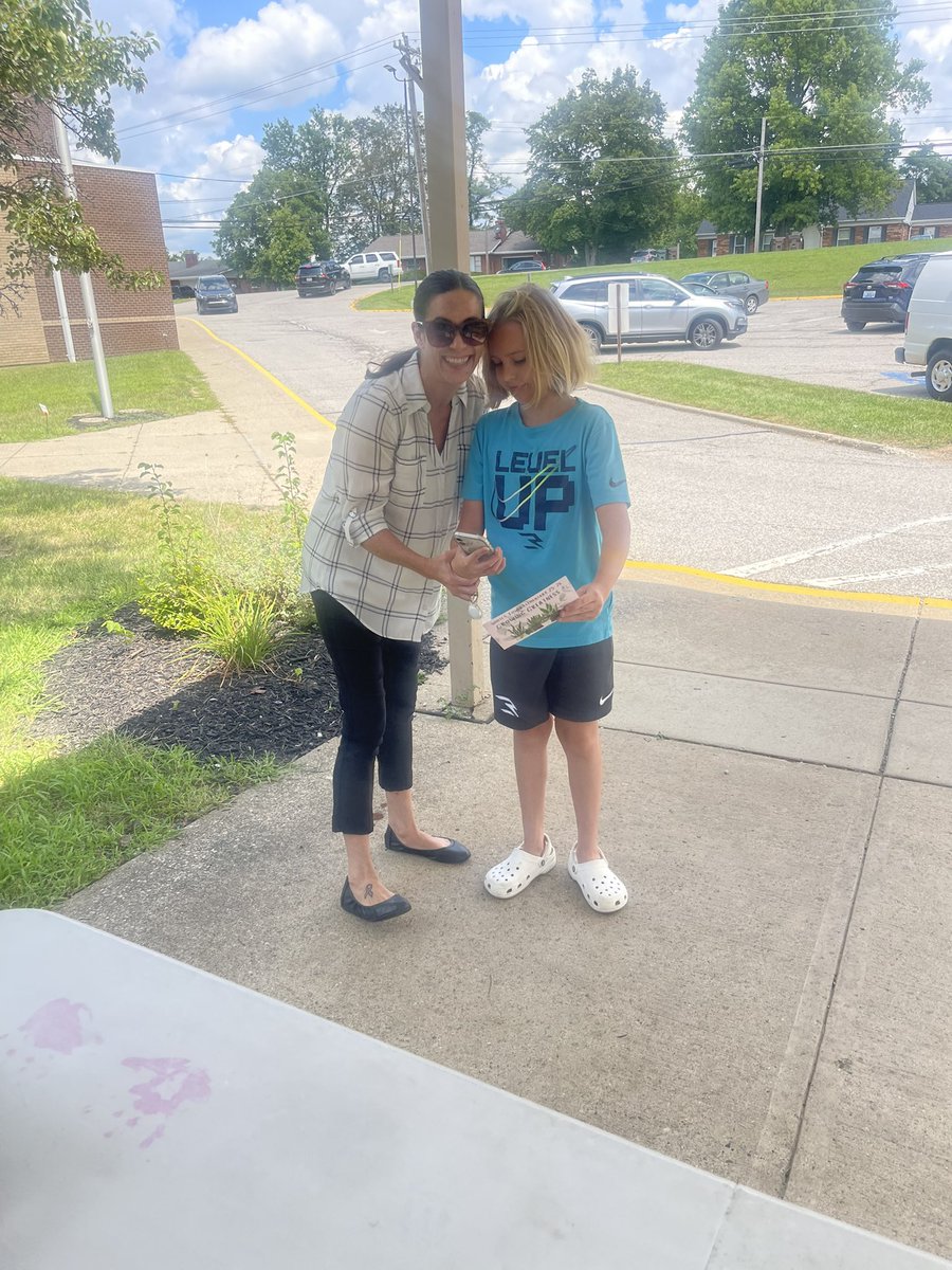 We love teacher reveal day! Students love to find out who their teacher is!! #wtetowerup