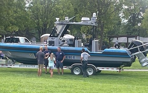 LouKyCourtClerk's tweet image. Nice turnout for the 2025 #NationalNightOut at Warren Walker Park in Douglass Hills! Glad to see @LMPD 8th Division & Middletown Police Dept. connecting with the community. Since 1984, #NNO has brought neighborhoods & law enforcement together across the country. #UnityCommunity