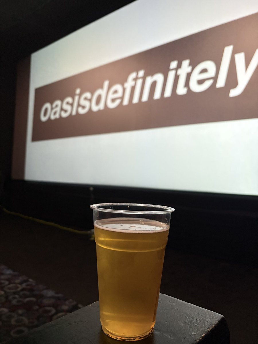 Doors open tonight at 7:30pm and show starts at 8, followed by a Q&amp;A with the one and only Tim Abbot. See you shortly 
#oasisdefinitely #losttapestour #glasgow