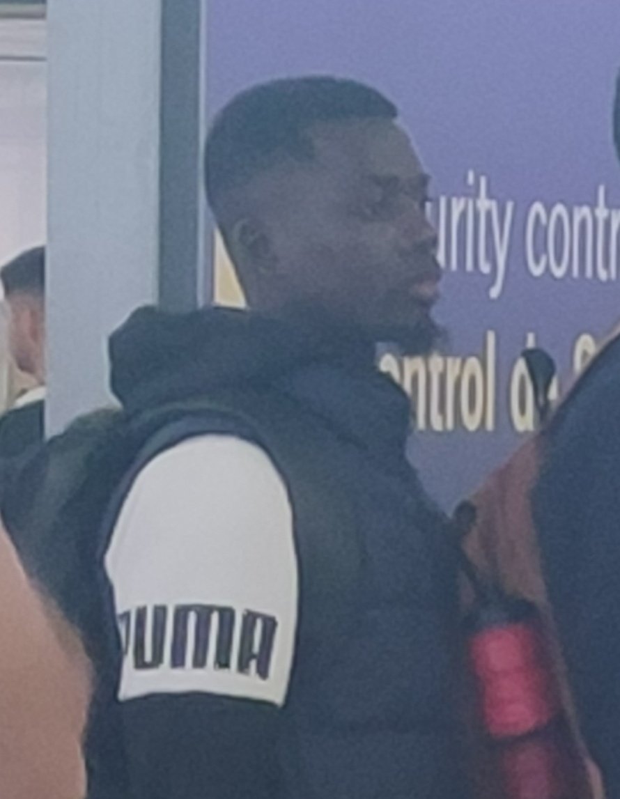 <a href="/gaceta_es/">LA GACETA</a> <a href="/unaicano10/">Unai Cano</a> Uno de los inmigrante ilegales identificado por los denunciantes tras las agresiones es este.

📷 Ayer en el aeropuerto con la colaboración directa de la ONG.