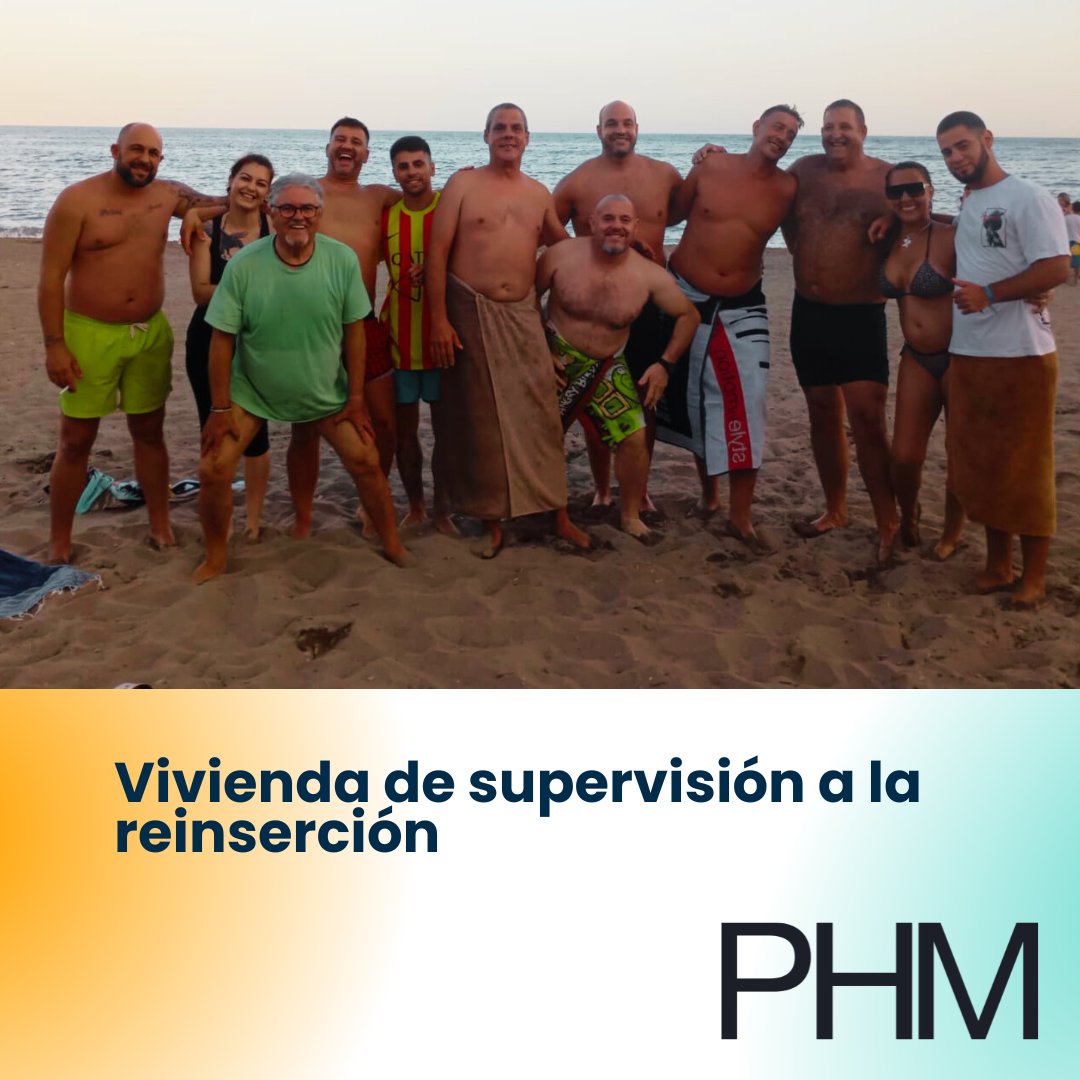 Las personas usuarias de la Vivienda de Supervisión a la Reinserción en actividad de ocio y tiempo libre saludable. Salida a la playa y sesión de meditación al atardecer🌅