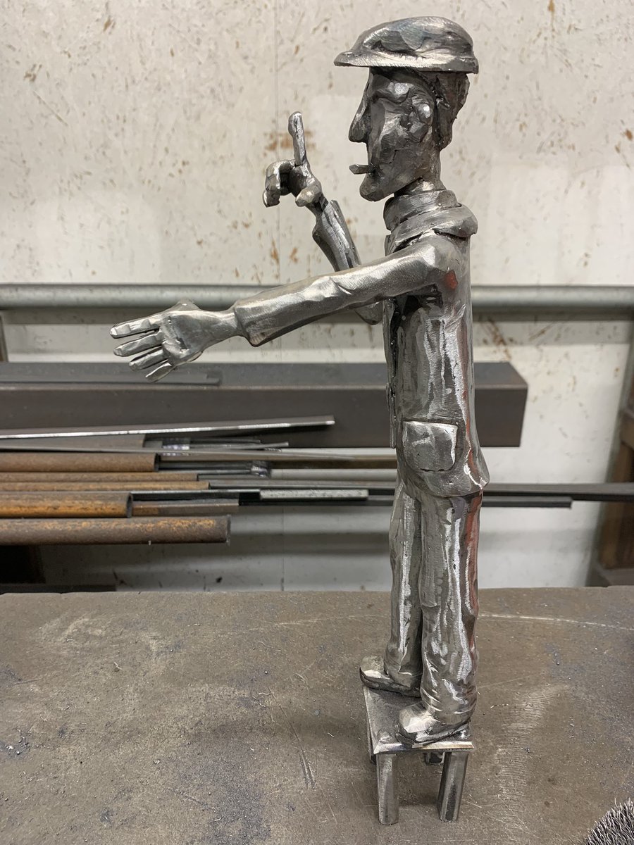 sladeweld's tweet image. The individual elements are all pretty much done they just need to be put together.. I’ll do that tomorrow, I’m going home now.. I’m tired 🥱 
•
#handmade #metalart #madebyme 
#myteam #spurs 
#coys