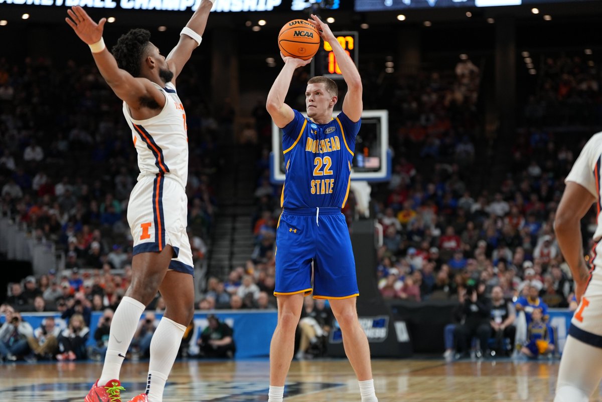 .<a href="/MSUEaglesMBB/">Morehead State Men's Basketball</a> alum <a href="/MinixRiley/">Riley Minix</a> is signing a two-way deal with the <a href="/spurs/">San Antonio Spurs</a>. Riley is returning from injury but here's hoping he's ready to make a splash in the <a href="/NBA/">NBA</a> this season! 

Riley had a solid season in the <a href="/nbagleague/">NBA G League</a> last year, with 19.3 pts, 6.5 rbs and 2.1 assts per game.