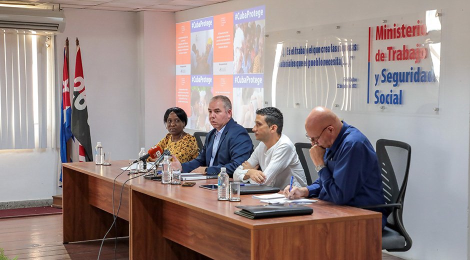 🇨🇺El Ministerio de Trabajo y Seguridad Social confirmó que el incremento parcial de pensiones para jubilados y pensionados del régimen general y de los regímenes especiales de seguridad social, entra en vigor el 1 de septiembre

🔗acortar.link/J0T0Nl
