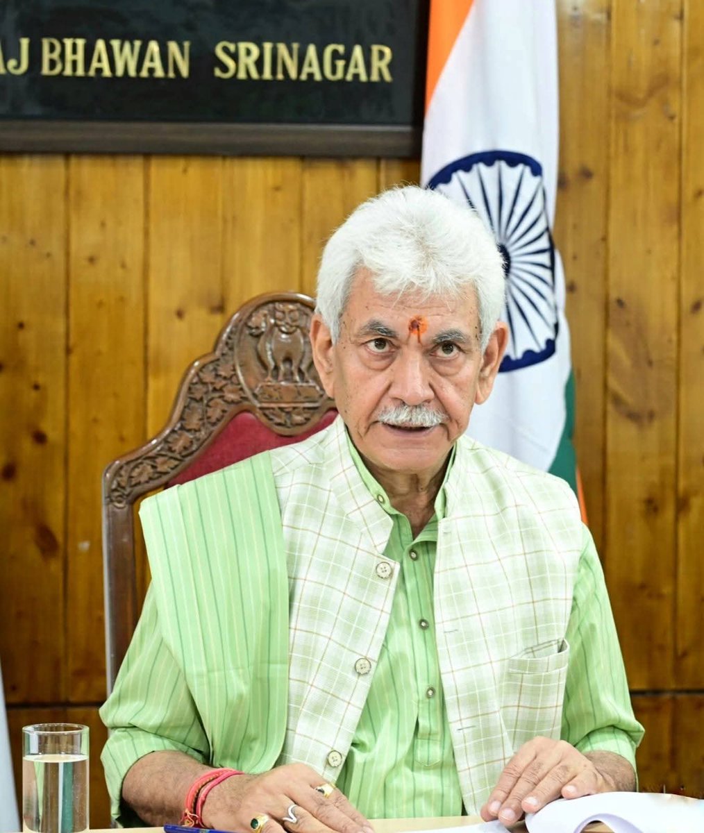 ShinagilgitRS's tweet image. LG Sh.Manoj Sinha inaugurated the National Tribal Festival at Gurez. Hestated,&quot;It is a celebration of the culture and tradition of the DardShin Tribal community.&quot; A community Radio station was also launched today to inspire the young generation to preserve and cherish the values.