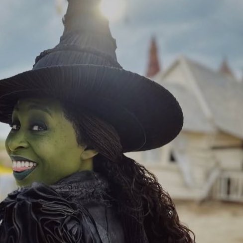IS THAT DOROTHY’S HOUSE?!