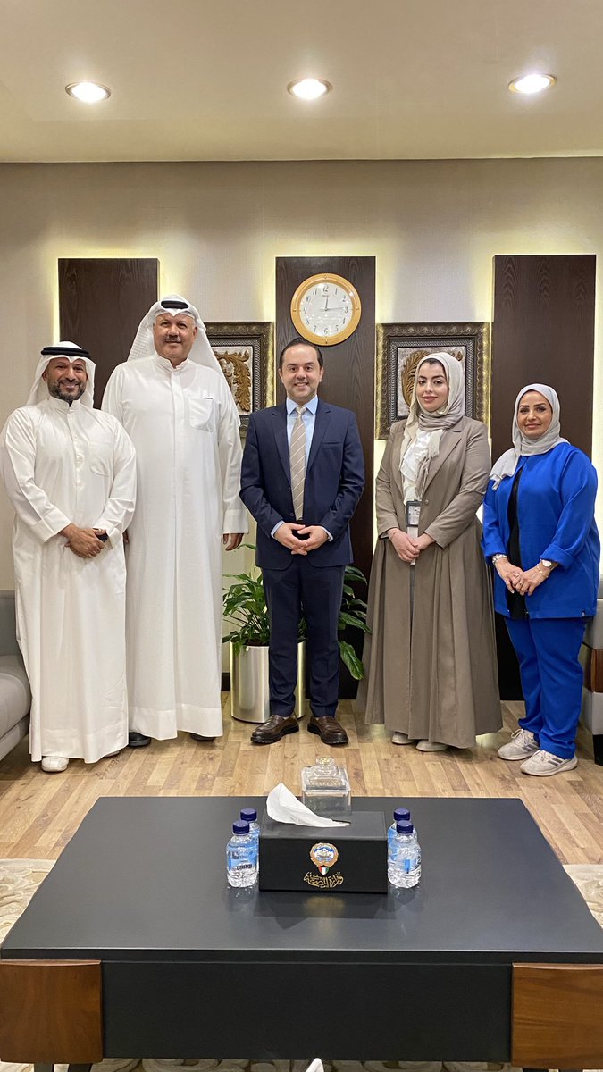 في لقاء أخوي مهني، تشرفت بلقاء الزملاء في مجلس إدارة الجمعية الكويتية للمختبرات الطبية. ناقشنا الدور المحوري لفنيي المختبرات في المنظومة الصحية، في رحلة المراجع الوقائية، والتشخيصية، والعلاجية، واستعرضنا التحديات وآفاق التعاون. لكل يد تعمل في صمت خلف النتائج… كل التحية والتقدير.
