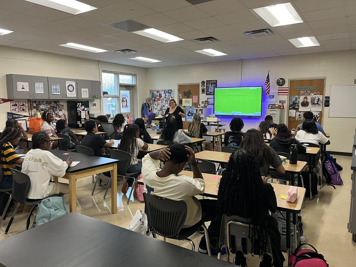 CurtisBates06's tweet image. Our Blazers are off to a successful start today. #TeachingandLearning @DrBrendaMack @rvhs