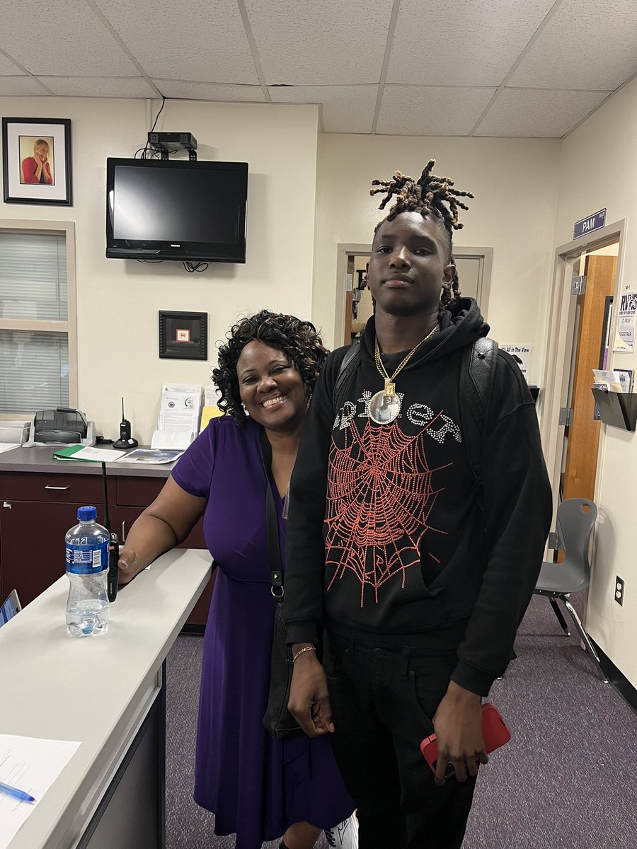 CurtisBates06's tweet image. Our Blazers are off to a successful start today. #TeachingandLearning @DrBrendaMack @rvhs