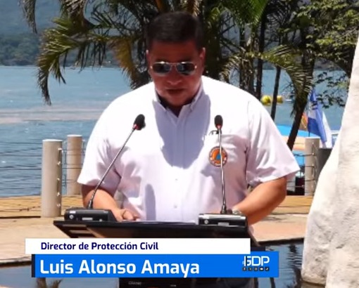 #PlanVacacional I El director de <a href="/PROCIVILSV/">Protección Civil de El Salvador</a>, <a href="/luisalonsoamaya/">Luis Alonso Amaya</a>, detalla que gracias a la coordinación de las instituciones contabilizan 28 rescates acuáticos simples y 26 rescates profundos, que suman 54. "Tenemos un rescate menos con relación al año pasado". No reporta