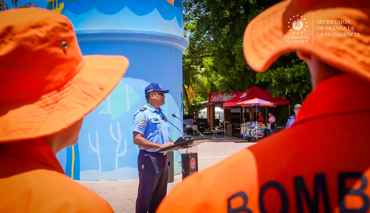 <a href="/PROCIVILSV/">Protección Civil de El Salvador</a> <a href="/BomberosSV/">Bomberos El Salvador 🧑‍🚒🚒🇸🇻</a> <a href="/Director_CBES/">Baltazar Solano 🇸🇻</a> #PlanVacación | El director de <a href="/BomberosSV/">Bomberos El Salvador 🧑‍🚒🚒🇸🇻</a>, Baltazar Solano (<a href="/Director_CBES/">Baltazar Solano 🇸🇻</a>), brindó un informe preliminar sobre las atenciones registradas por la institución, comparadas con el mismo periodo del año anterior: “En incendios de maleza tenemos 4 en 2025 y 1 en 2024; estructurales,