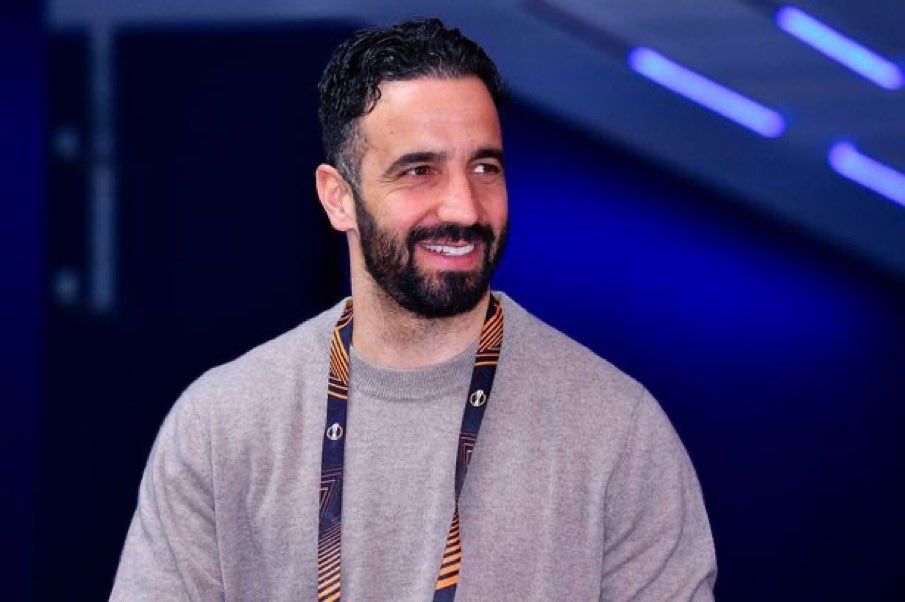 centredevils's tweet image. 🚨🚨🌖| BREAKING: Ruben Amorin has made Carlos Baleba one of the pillars of his future Manchester United project. [@lequipe, @hpenot_lequipe]