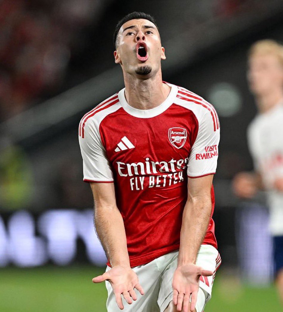 Half-time: Arsenal 1-2 Villarreal 

Thoughts on that first-half, Gooners?