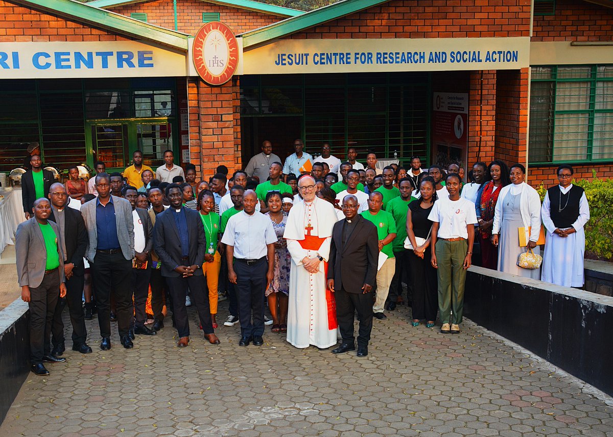 Jesuit Urumuri Centre - JUC (@centrejuc) on Twitter photo On August 1st, JUC celebrated the graduation of its 5th cohort in the youth empowerment program— a day marked by inspiration, innovation, and the encouraging presence of His Eminence <a href="/jesuitczerny/">Cardinal M. Czerny SJ</a> 
 
Read more 👇
juc-rwb.org/a-message-of-f…
<a href="/UCSCEI/">@CEI</a> On August 1st, JUC celebrated the graduation of its 5th cohort in the youth empowerment program— a day marked by inspiration, innovation, and the encouraging presence of His Eminence <a href="/jesuitczerny/">Cardinal M. Czerny SJ</a> 
 
Read more 👇
juc-rwb.org/a-message-of-f…
<a href="/UCSCEI/">@CEI</a>