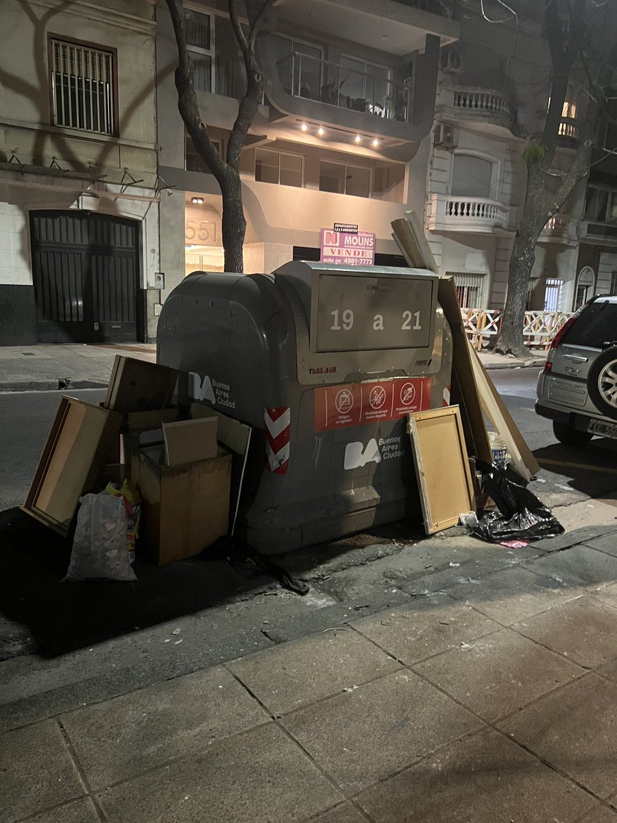 Mis vecinos. Say no more