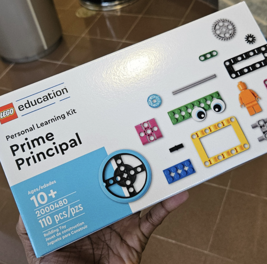 makeitinIL's tweet image. Taco Tees Day at Prairie State College gave 100+ students a hands-on intro to manufacturing careers — with Make It In Illinois swag, LEGO kits, and an inspiring talk from Drew Crowe.

Future: officially unlocked.
#MakeItInIllinois #SkilledTrades #STEMCareers #TacoTeesDay