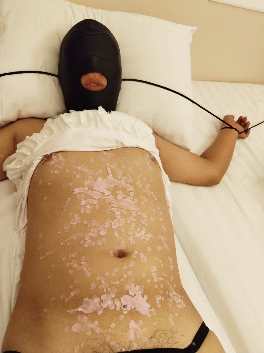 จับทาสจู๋น้อยแต่งหญิงเพราะมันไม่มีปัญญาเย็ดใครได้ไร้ประโยชน์จับมัดมือทรมานด้วยการรนเทียนทั่วตัวตามด้วยแส้ฟ้าดแรงๆๆ เสียงร้องทรมานมาก ทาสหายหัวไปนานมันต้องเจอแบบนี้ #ทาสร่าน #ทาสควย #ทาสกระหรี่ #ทาสร่านควย #ทาสหมา #slave #นายหญิง