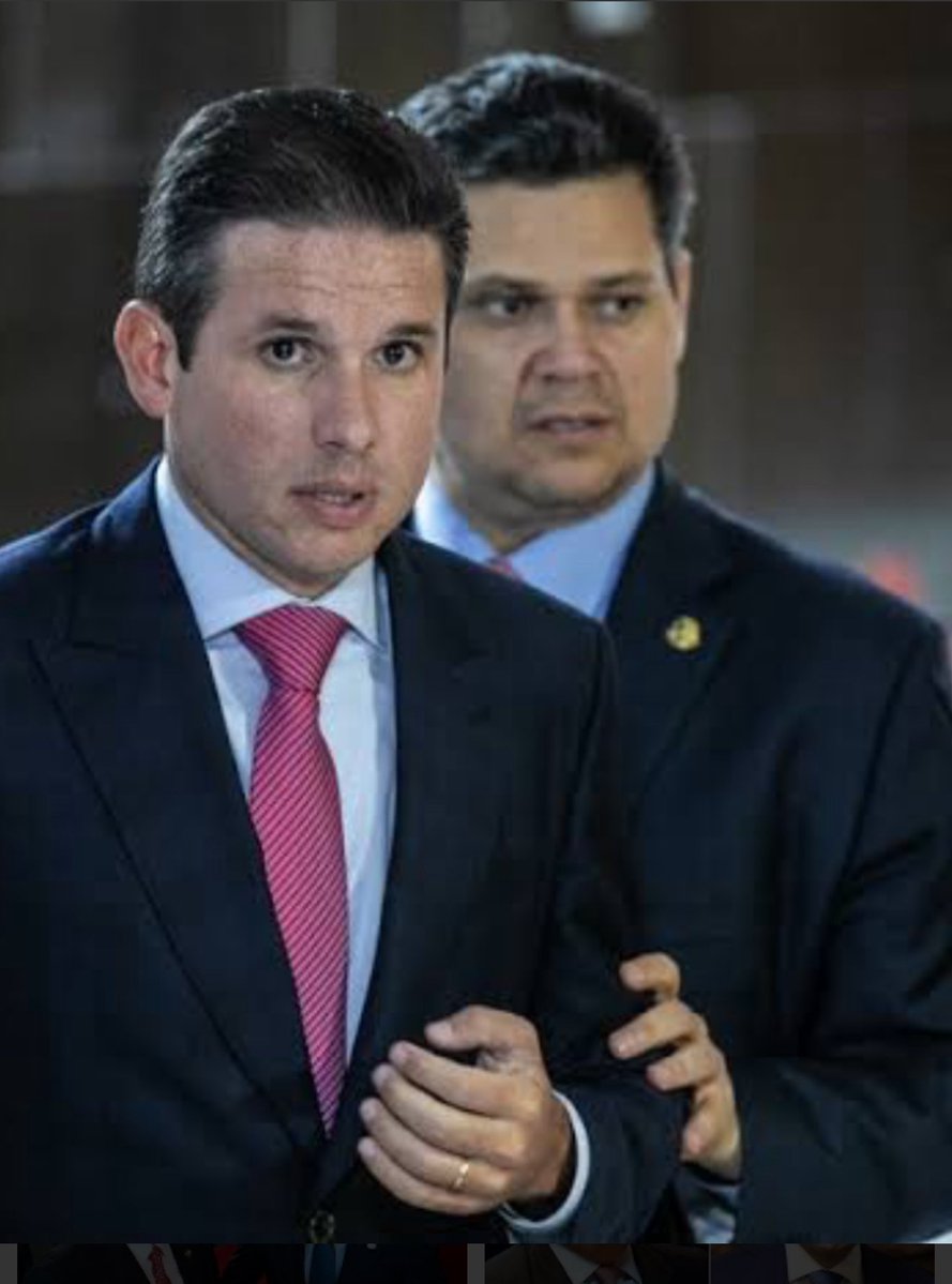 Dois COVARDES que se sujeitam a VAGABUNDAGEM BOLSONARISTA 
CONGRESSO INIMIGO DO POVO