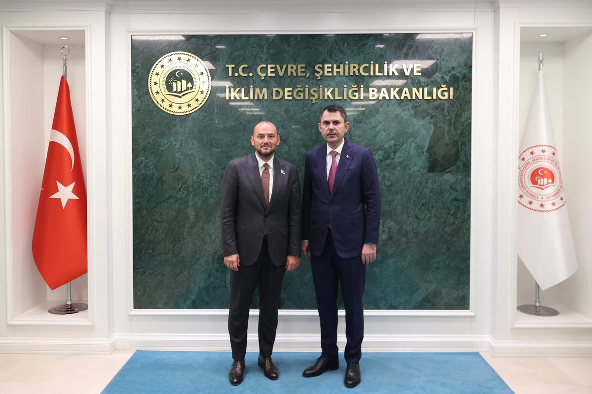 Mehmet ILIK (@mehmet_cma) on Twitter photo T.C. Çevre, Şehircilik ve İklim Değişikliği Bakanımız Sayın <a href="/murat_kurum/">Murat KURUM</a>’u
<a href="/MUSIAD/">MÜSİAD</a> Genel Başkanımız Sayın <a href="/BurhanOzdemirTR/">Burhan Özdemir</a> ve Yönetim Kurulu Üyeleri ile birlikte ziyaret ettik.
Sayın Bakanımıza nazik ev sahiplikleri için teşekkür ediyoruz. 🇹🇷
<a href="/csbgovtr/">T.C. Çevre, Şehircilik ve İklim Dğş. Bakanlığı</a> T.C. Çevre, Şehircilik ve İklim Değişikliği Bakanımız Sayın <a href="/murat_kurum/">Murat KURUM</a>’u
<a href="/MUSIAD/">MÜSİAD</a> Genel Başkanımız Sayın <a href="/BurhanOzdemirTR/">Burhan Özdemir</a> ve Yönetim Kurulu Üyeleri ile birlikte ziyaret ettik.
Sayın Bakanımıza nazik ev sahiplikleri için teşekkür ediyoruz. 🇹🇷
<a href="/csbgovtr/">T.C. Çevre, Şehircilik ve İklim Dğş. Bakanlığı</a>