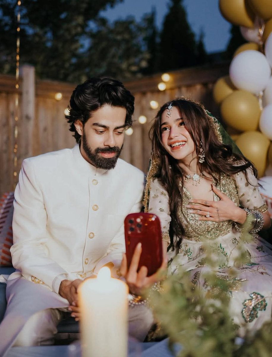 Rwp_and_isb's tweet image. Aima Baig got married to Zain Ahmed in Canada. 🇨🇦

#Marriage #DeepNeck #Bridal #AimaBaig #ZainAhmed