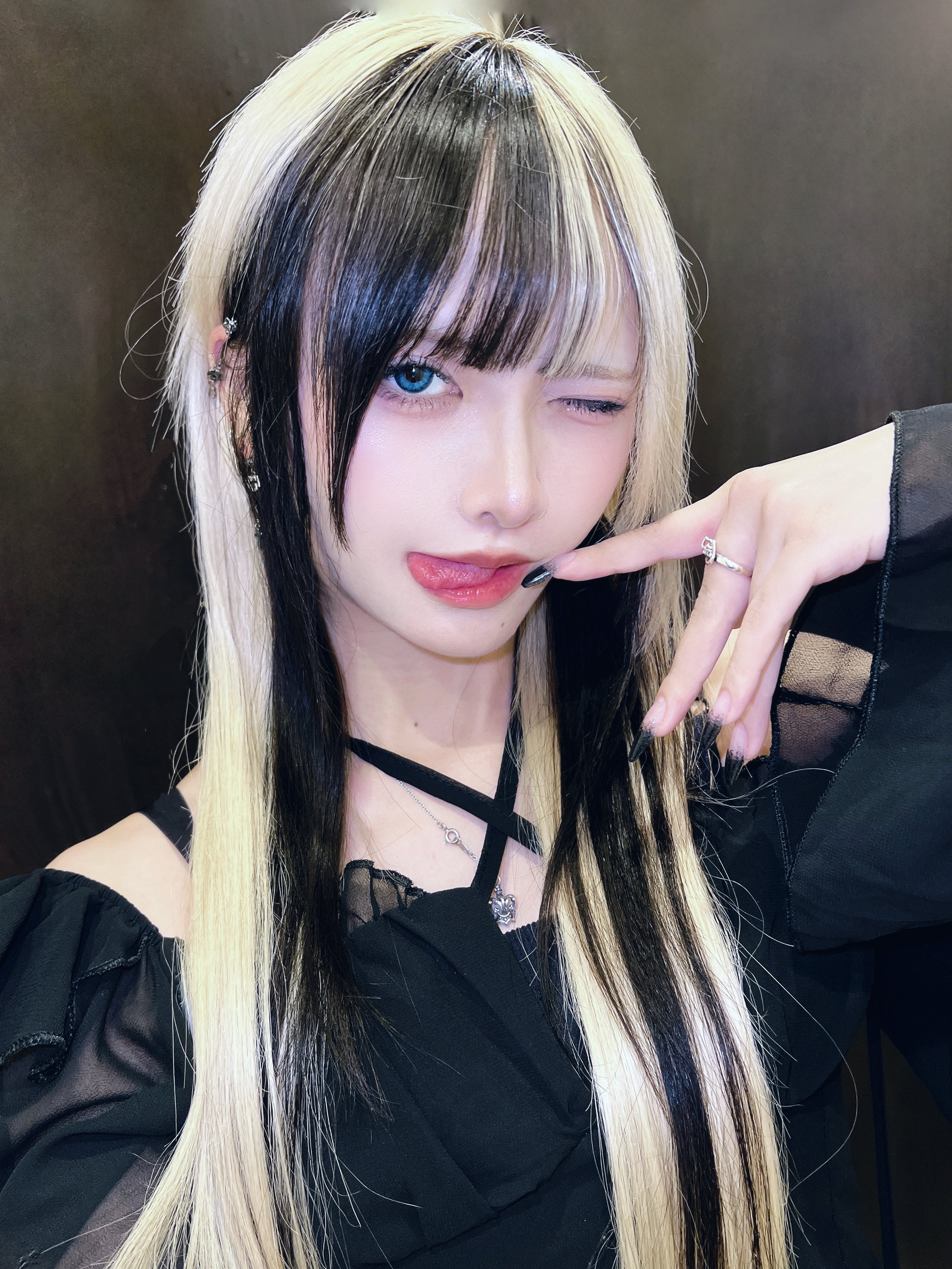 Hirose ～⭕プロフィール見て⭕　1001 suzu.hirose.official @louisvuitton hm @masayoshiokudaira