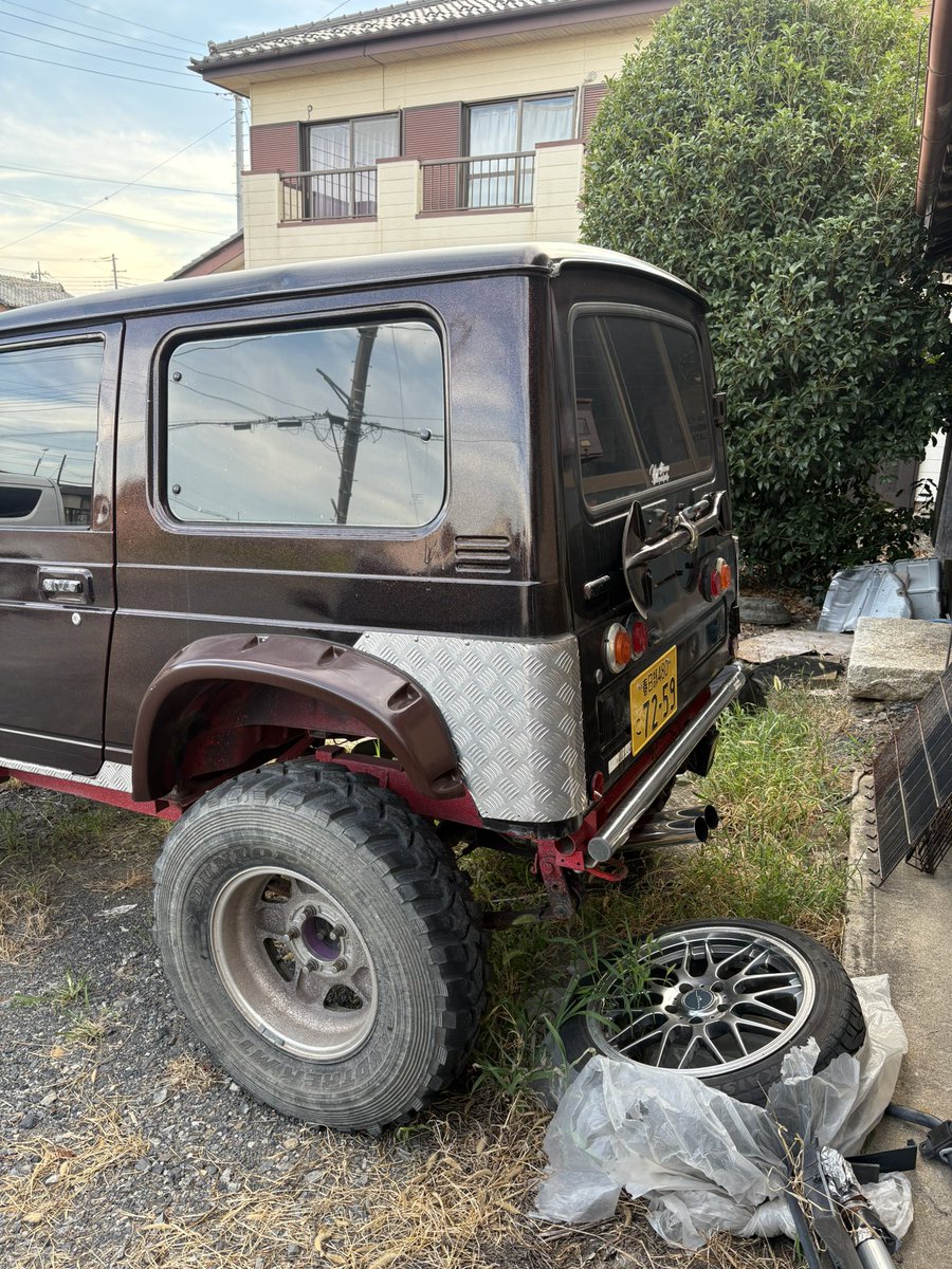 y_________ya's tweet photo. #車売ります 
ja11
車検なし30万
不具合3から2速落ちにくい
冷房聞かない
山と川いってたんでボディは綺麗ではないです

エンジンめちゃくちゃ元気
ボディリフト
リーフ社外
純正ホイール逆履き
momoハンドル
ブリッドセミバケ2脚
hksブローオフ
社外キノコ
他気になることあればコメント下さい https://t.co/po1jKAdNHg