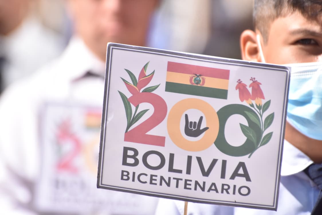 Preside <a href="/OscarCubaMinjus/">Oscar Silvera Martínez</a> Delegación cubana🇨🇺 a la celebración del Bicentenario en #Bolivia🇧🇴.

En nombre de nuestro gobierno y  pueblo la felicitación por tan significativa fecha.

#Bolivia200Años