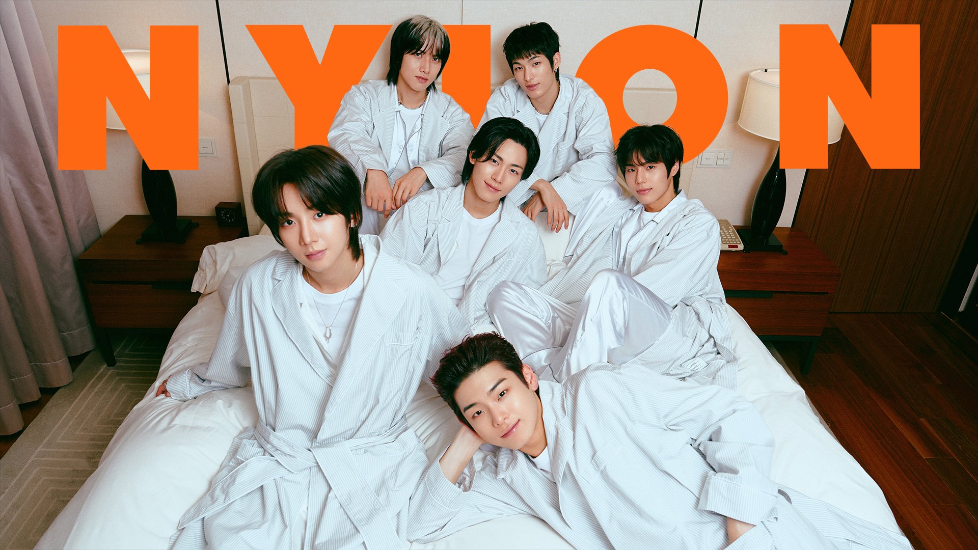 중소돌 최초로 신라호텔에서 화보찍고 미국 3대 패션잡지 실린 얼굴 천재 남돌 | 인스티즈