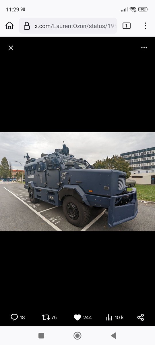 artichaut63's tweet photo. @Gil_Lou_007 @bayrou @BrunoRetailleau @EmmanuelMacron Tu exagères #Macorn l'avait promis pour une fois il a tenu sa promesse bon ok ces canadairs là c'est juste quand le peuple est en feu contre lui et ce #paysdecons mais pas pr les broussailles t'inquiète #Bayrou est arrivé avec son petit seau d'eau de lourdes il va tt éteindre https://t.co/hjj2GdSchO