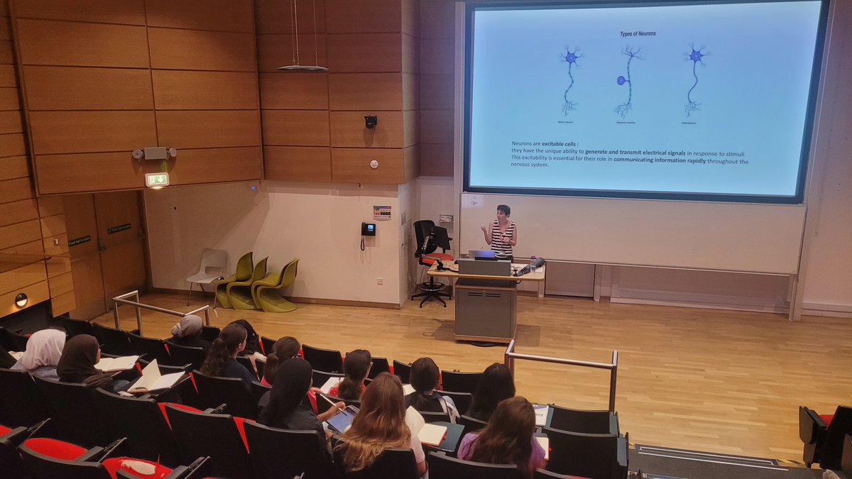 WolfsonSPaRC's tweet image. Some scenes from this year's Work Experience event, where we hosted a group of A-Level students for a week and gave them a variety of demonstrations, hands-on experiments, and lectures.