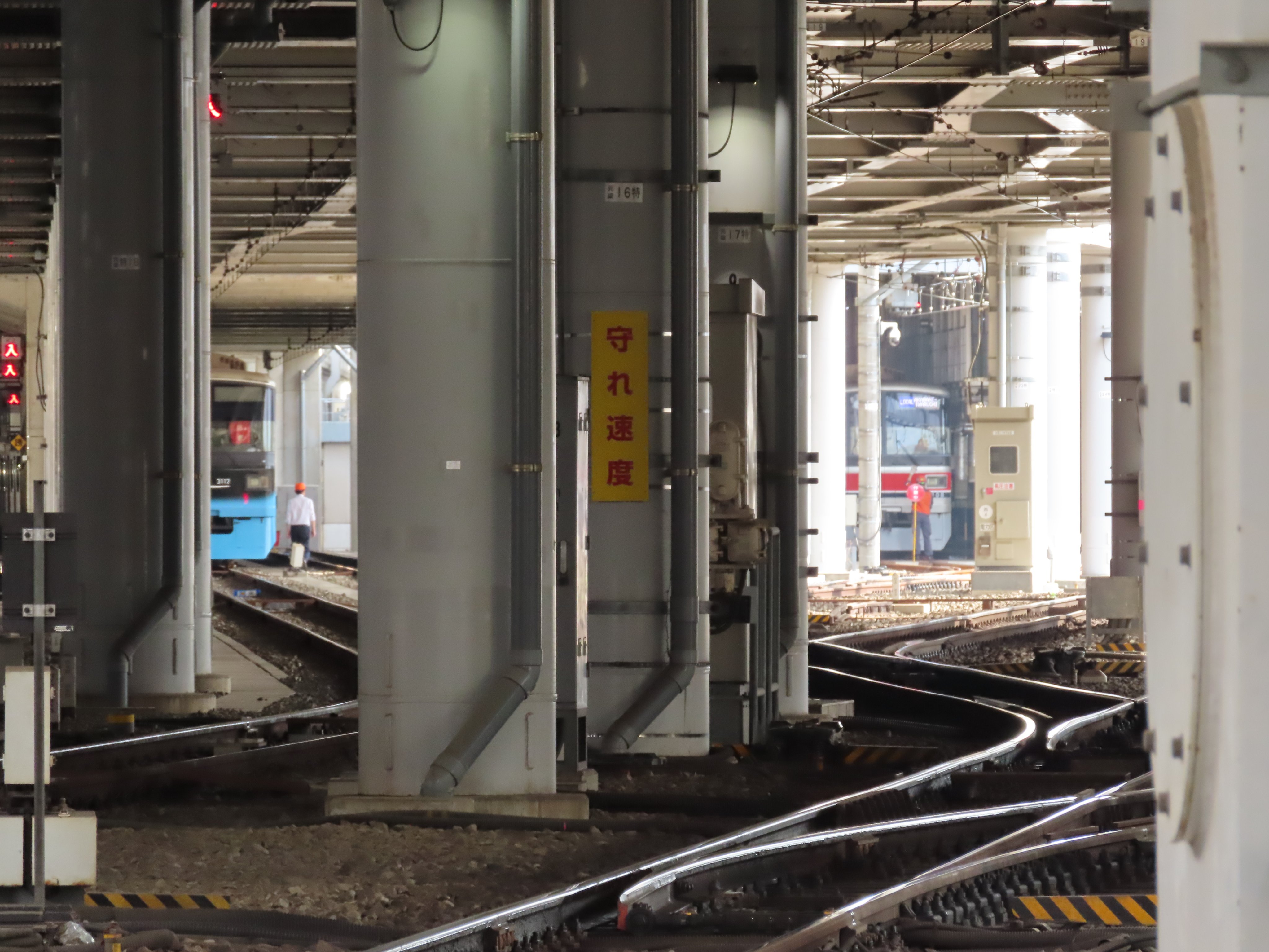 メルカ鉄様分（灰3、黒16） Mercedes-Benz 純正 部品 新型 クローム・スター / マット