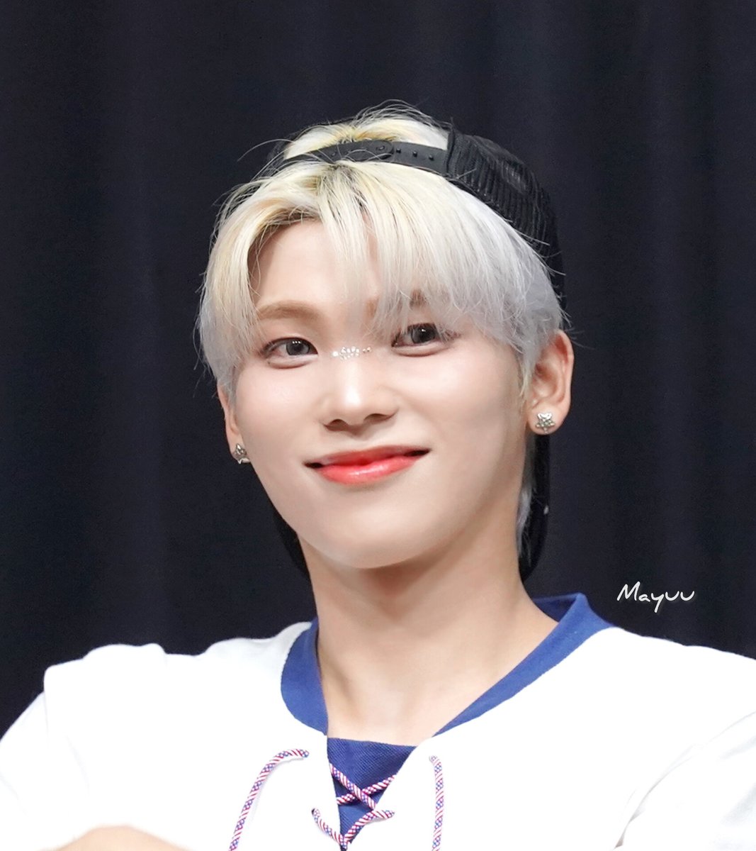 25.7.13 STARLIKE MUSICサイン会

鼻のキラキラがかわいいドハ🧸

#엔싸인 #エンサイン #nSSign #도하 #ドハ #DOHA