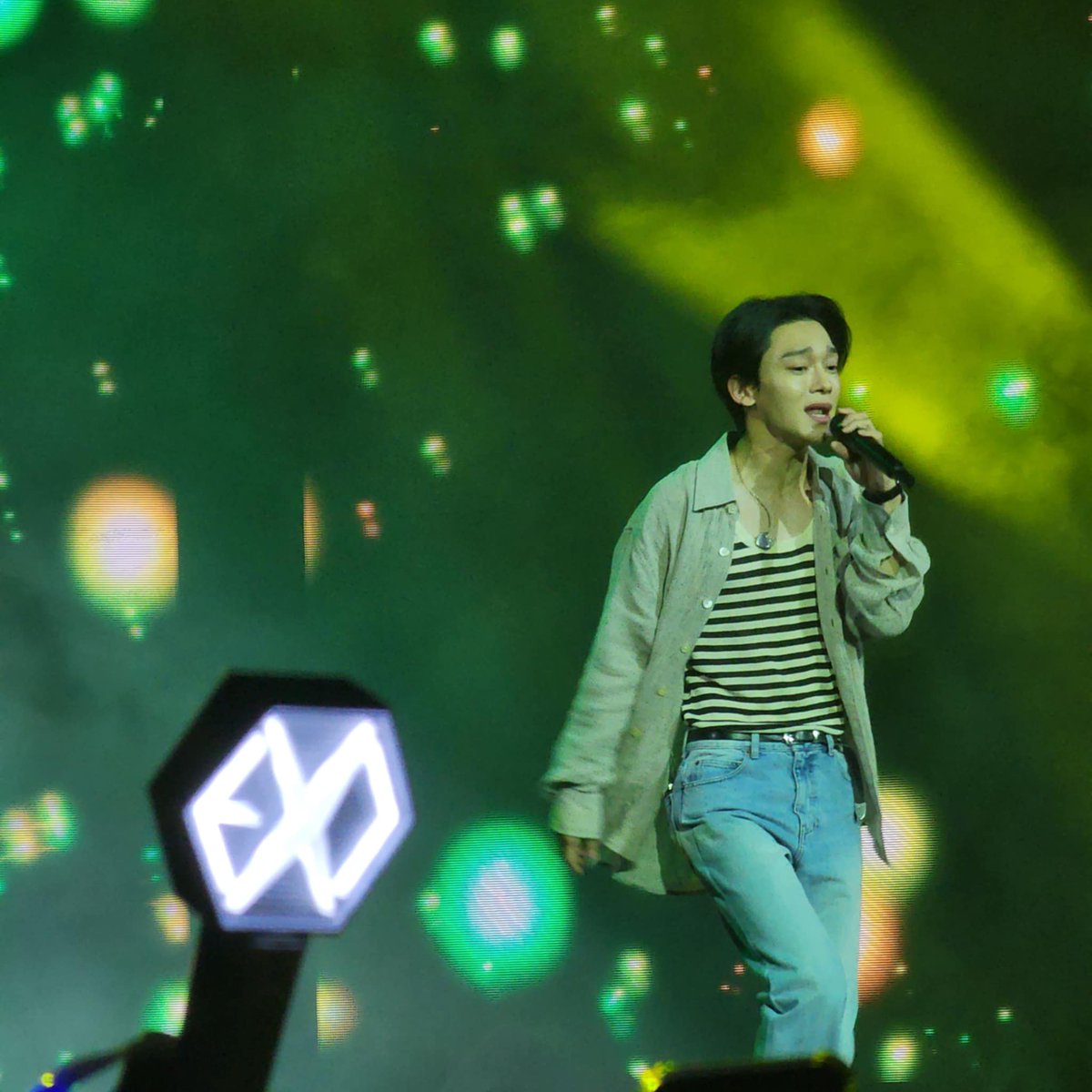 Chen's mesmerizing vocals shine in his performance of Fall In Love Again at #KOSTCON2025.