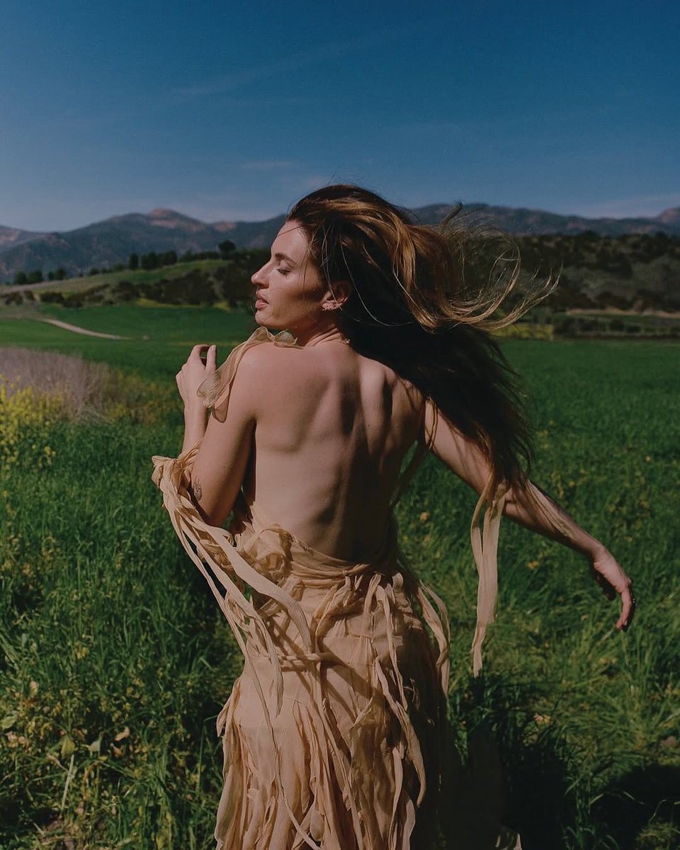 fletchfamnation's tweet image. i love how cari always makes callbacks to the rest of her discography, so here’s a thread on all the references & parallels between ‘Would You Still Love Me If You Really Knew Me?’ her previous work! 💛