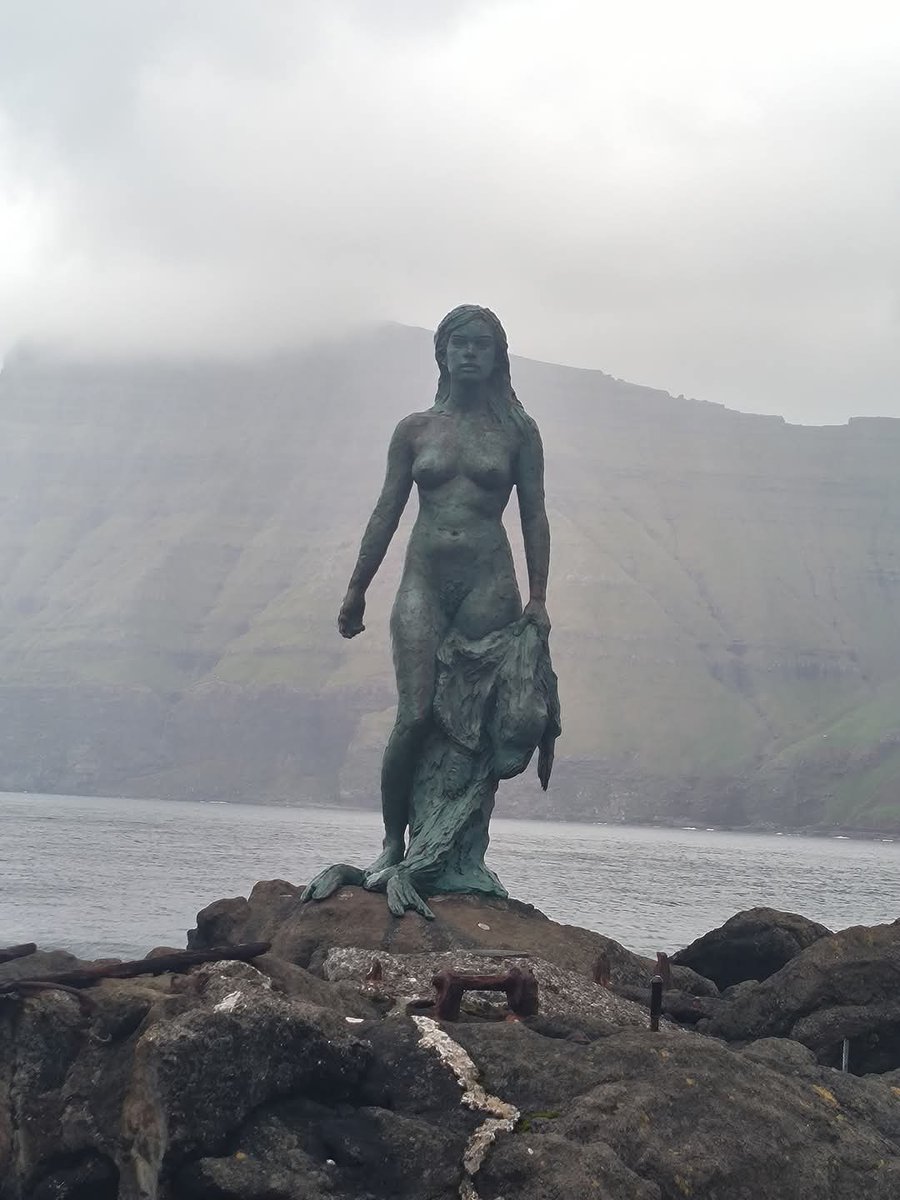 La "donna foca", Isole Fær Øer 

😍

[pic by my brother 📸]