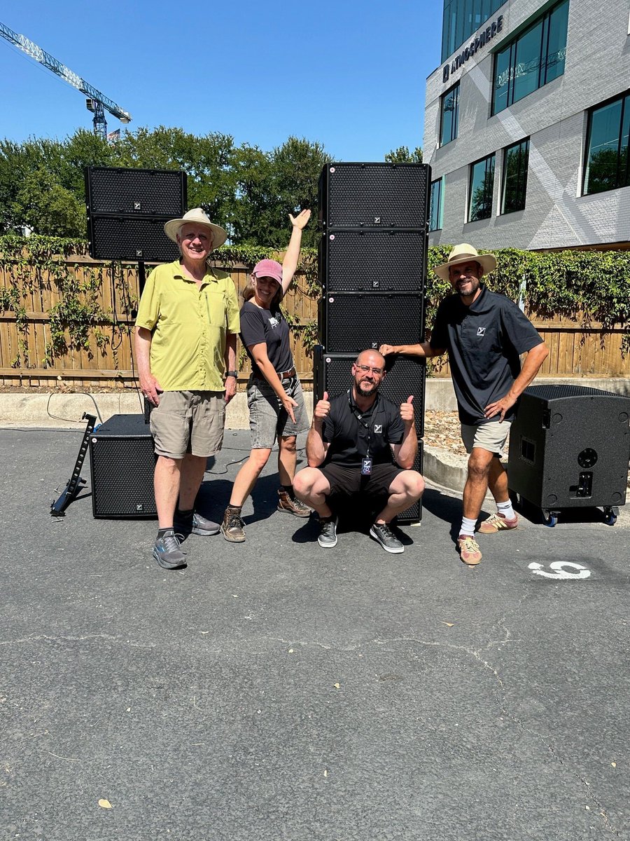 YorkvilleSound's tweet image. Thanks to the amazing team at @rocknrollaustin for a ground-shaking demo of our Paraline compact line array.

Learn more about our new Paraline system here:
buff.ly/EexRraM 

#linearray #prosound #proaudio #soundengineer