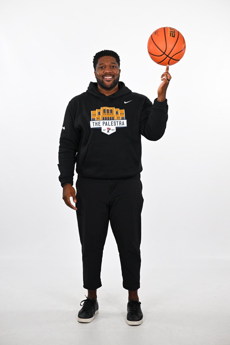 Happy (belated) birthday to our assistant coach, Coach Gibbs! We appreciate you and all that you do for our program🔴🎉🔵