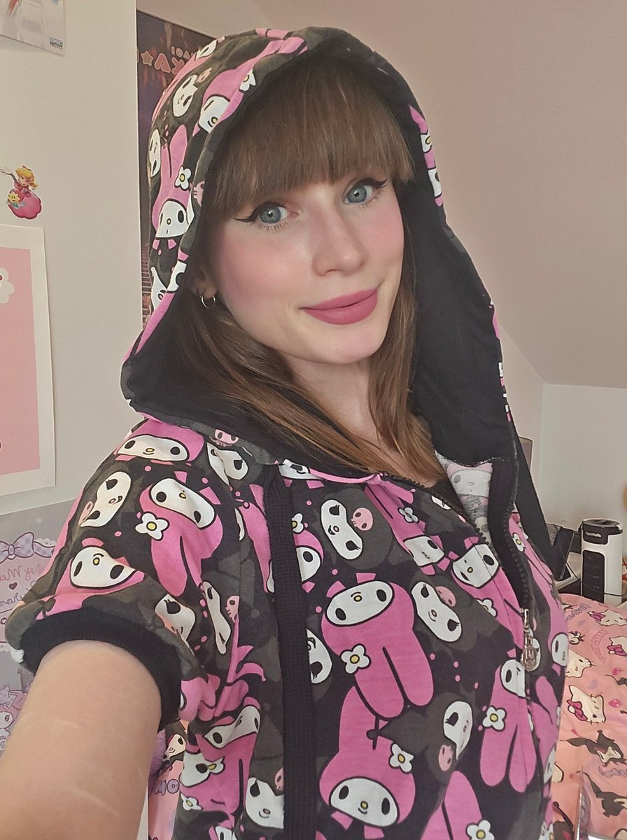 it's tattoo day 🌸🌸🌸
I'm kinda nervous quick someone tell me I'm cute ( ˙꒳​˙ )