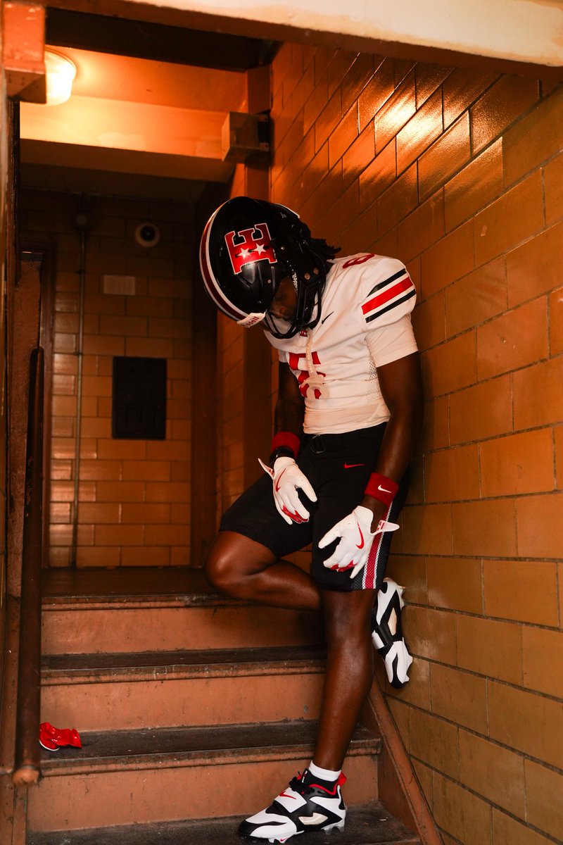 Shout out to the #CityofLegends ELIZABETH STAND UP! <a href="/EHSMinutemenFB/">Elizabeth Foootball</a>