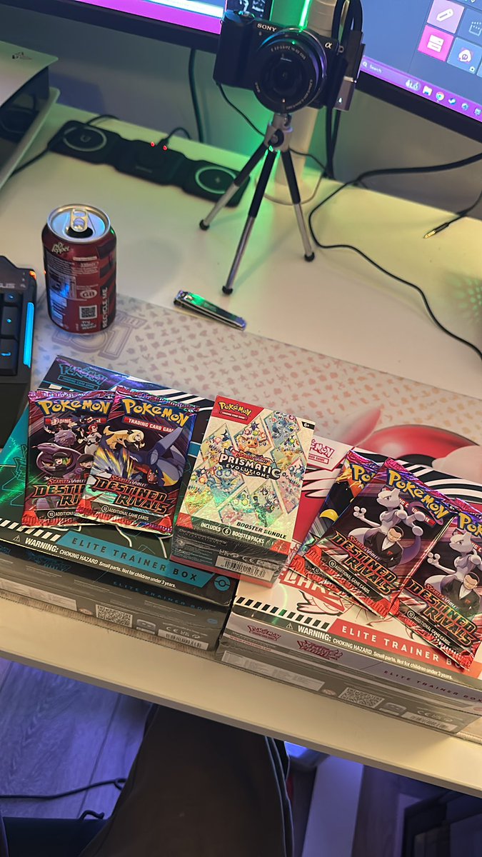 garyhighway1995's tweet photo. Doing a live opening on twitch in about 5 mins! Come say hi!!

https://t.co/FDtG9zhtef

#PokemonTCG #TwitchStreamers https://t.co/1Efw7Yt8Ka