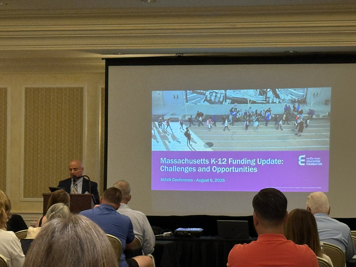 BPPrincipalVT's tweet image. @AaronPolansky kicks off our @MAVA sessions today!  #BeAuthentic #ServantLeadership.  Always great to be surrounded by people who share a common vision - #CreatingPathways for staff and students.  Setting the seeds for another successful school year.  #AlwaysLearning…