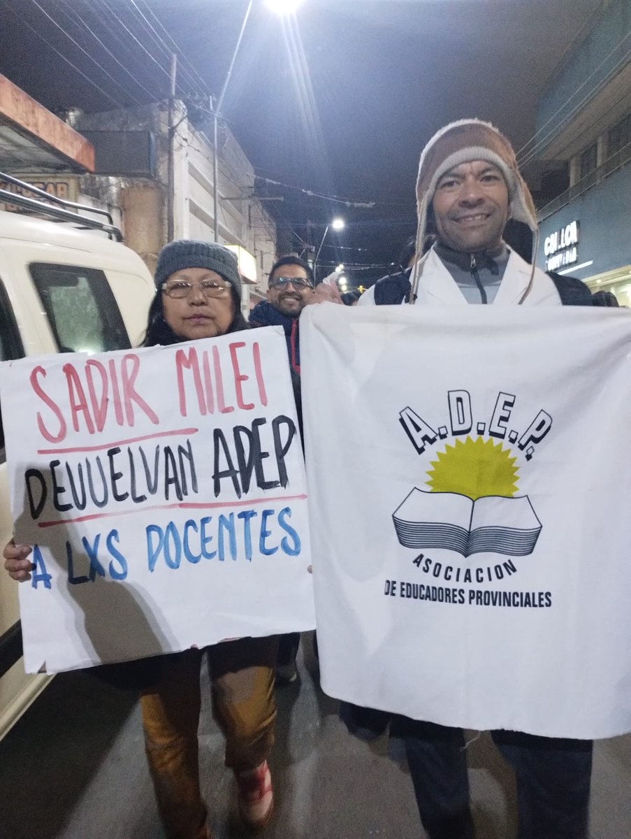 Ni Morales se atrevió a tanto en #Jujuy. Carlos Sadir con Milei se robaron Adep, el gremio de maestras y maestros. 
¿Esto es grito federal? 
<a href="/MartinLlaryora/">Martín Llaryora</a> <a href="/maxipullaro/">Maximiliano Pullaro</a> <a href="/NachoTorresCH/">Nacho Torres</a> <a href="/JSchiaretti/">Juan Schiaretti</a> <a href="/ClaudioVidalSer/">ClaudioVidal</a>