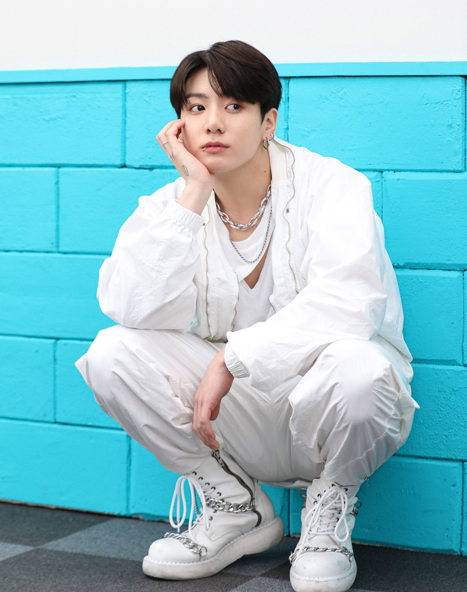 정국 FFh51EsVkAg-Ums.jpg