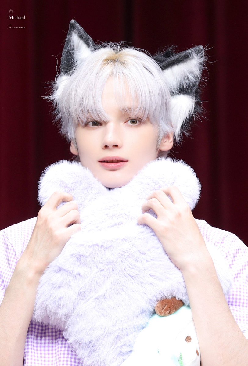 귀욥ㄸ ㅏ아……….. 회색휴냥이다……