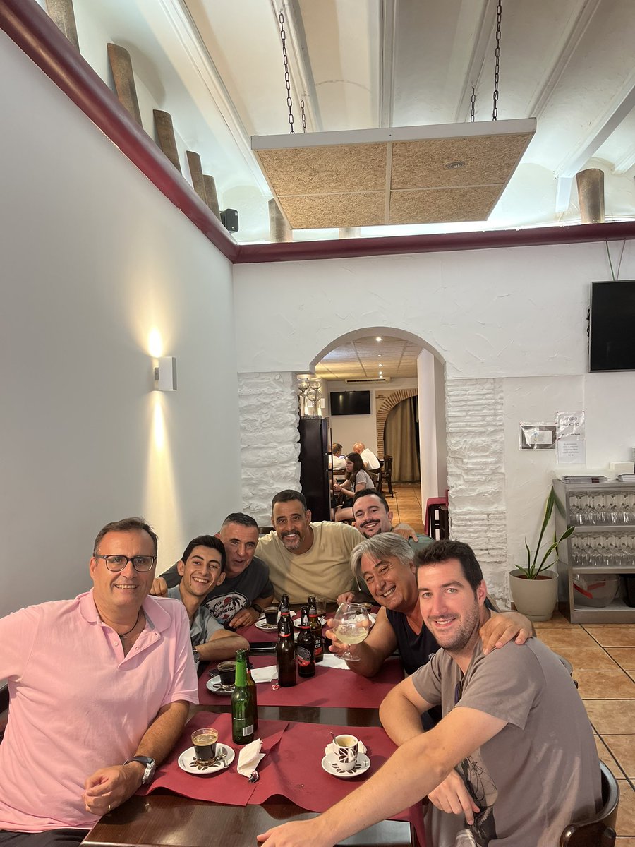 🍽️🍻Comida de empresa de La Barbería Albinegra preparando la nueva temporada 

📺🔜Muy pronto novedades…

#PPO
