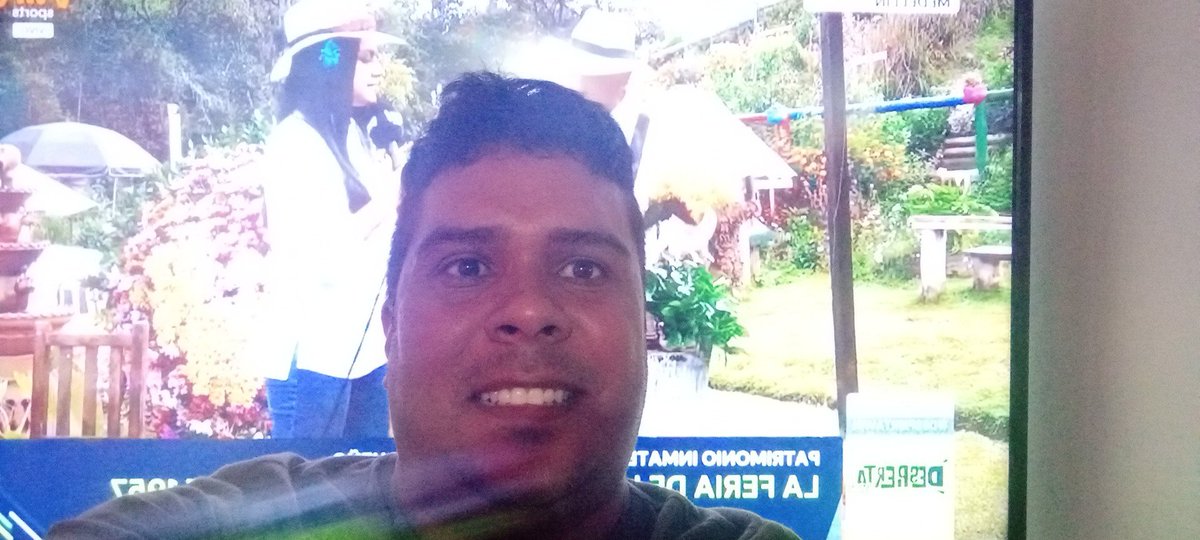 <a href="/WinSportsTV/">Win Sports</a> #DESPIERTAWIN 
Un saludo a todos los presentadores y las hermosas presentadoras el jugador es Carlos Alberto Sánchez "la roca" quiero mi caja misteriosa uno de los mejores programas de Win