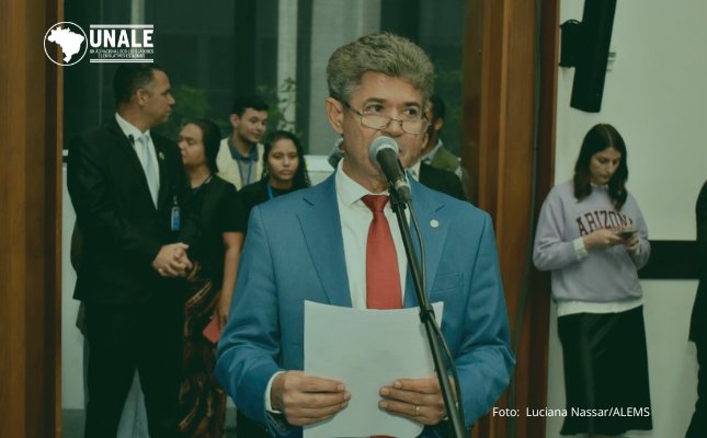 💜 ALEMS mantém o combate à violência contra a mulher como pauta permanente!

A Assembleia Legislativa de Mato Grosso do Sul reforça, por meio da campanha Agosto Lilás, a urgência na atuação institucional contra feminicídios e violência de gênero. 
🔗 unale.org.br/alems-combate-…