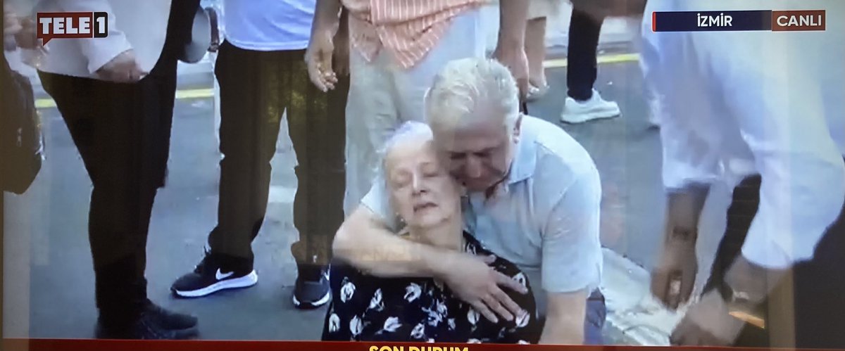 REJİMİN FOTOĞRAFI

Bir anaya bunu yaşatmaya ne hakkınız var?

Allah belanızı versin!
Bu nasıl bir zulümdür?
Bu nasıl bir insanlıktan çıkıştır?

Faşizmin kitabını bile baştan yazıyorsunuz!